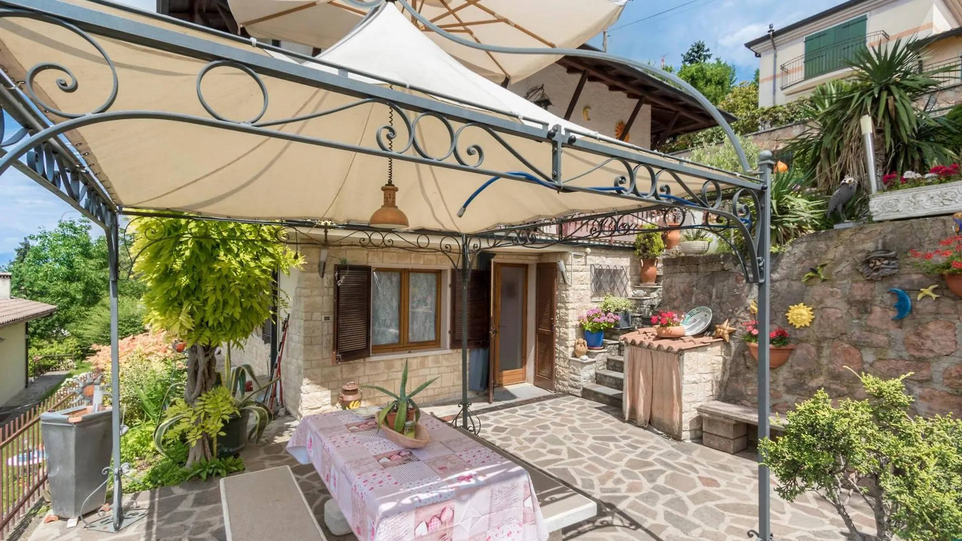 Apartment Ferienwohnung Casa Heli 2 San Zeno di Montagna Italien